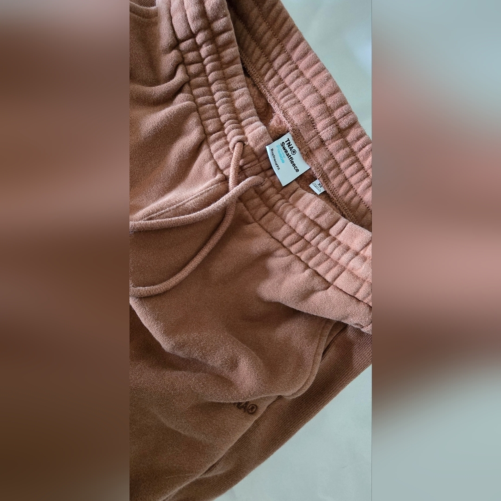 Tna Aritzia Sweatfleece Cozy Sweatpants Tan Brown Boyfriend Fit